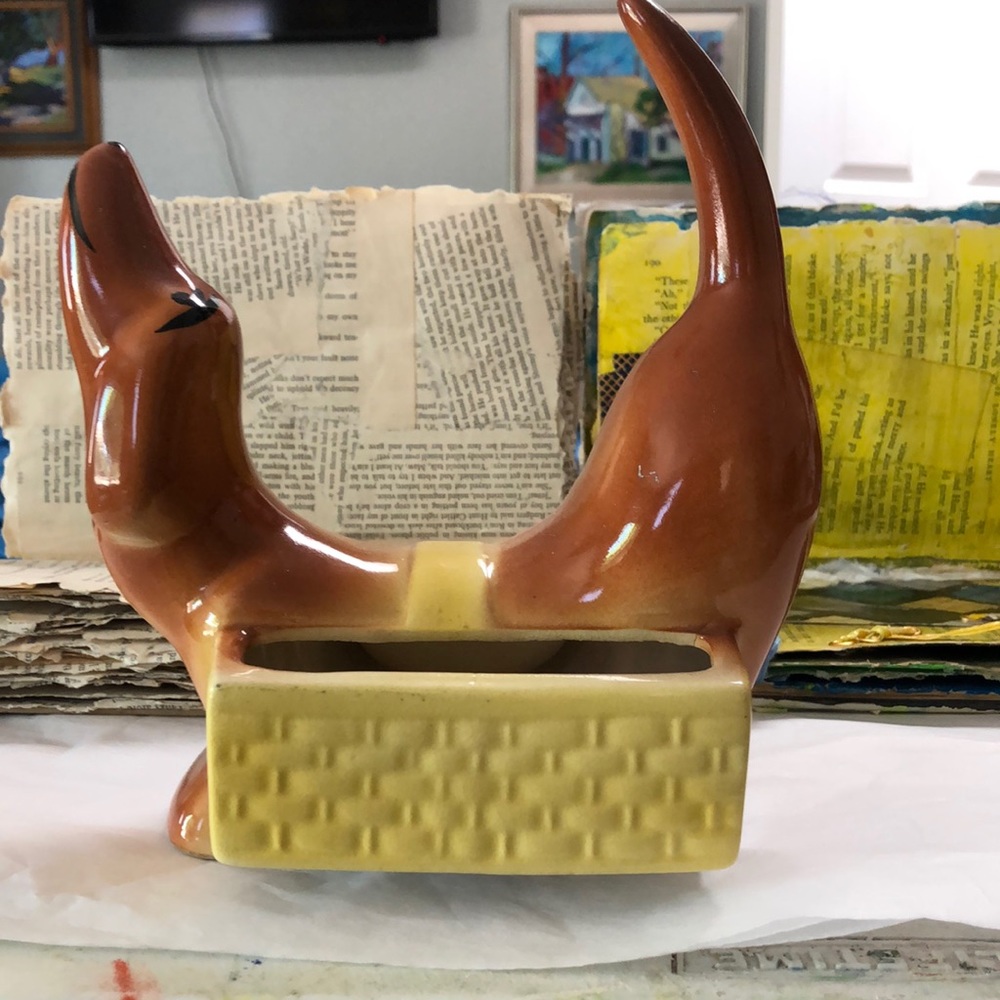 Vintage petit planter dachshund shape